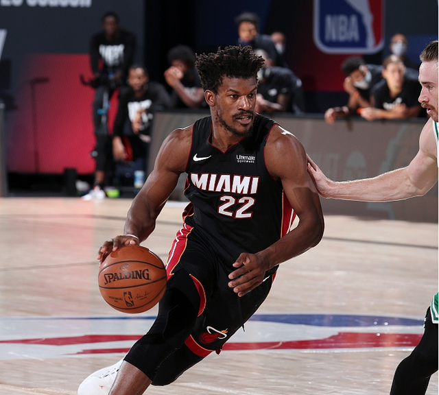 比赛场上的 比赛场上的